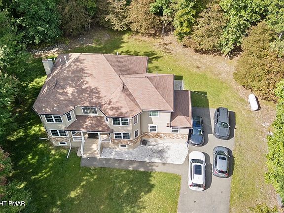 2nd image of 237 Footprint Rd