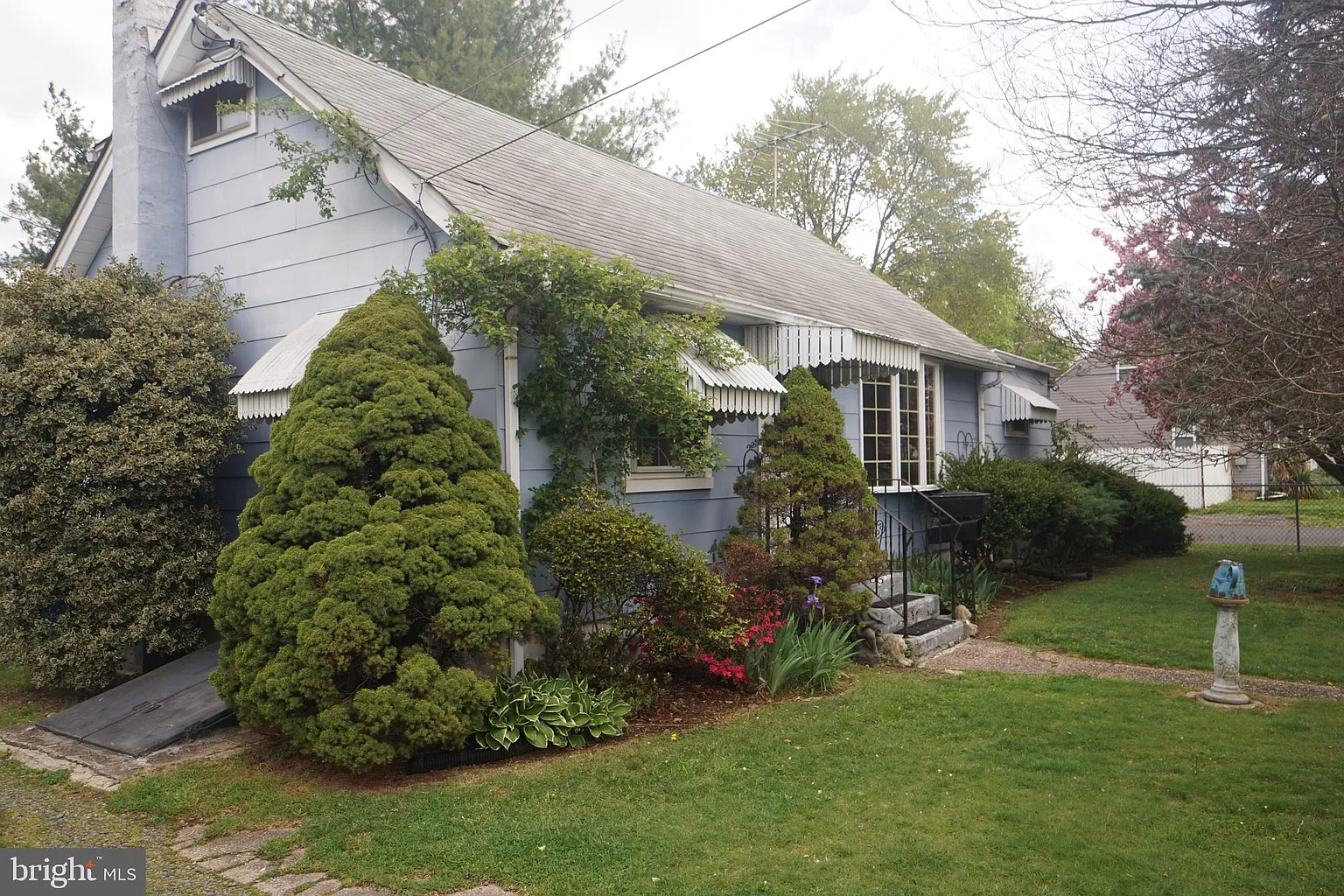 987 Dixon Ave photo 1