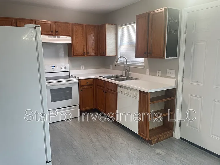 125 Village Pl — Photo 4