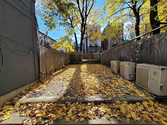 5th image of 828 Saint Johns Pl #1L