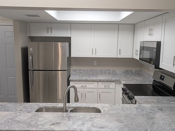 3rd image of 101 Sagebrush Dr