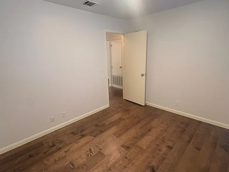 1725 Shire St — Photo 6