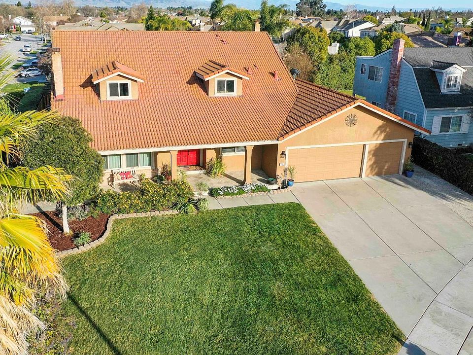 1st image of 9180 Crest Hill Ct