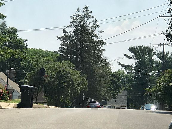 4th image of 445 Hostetter Dr