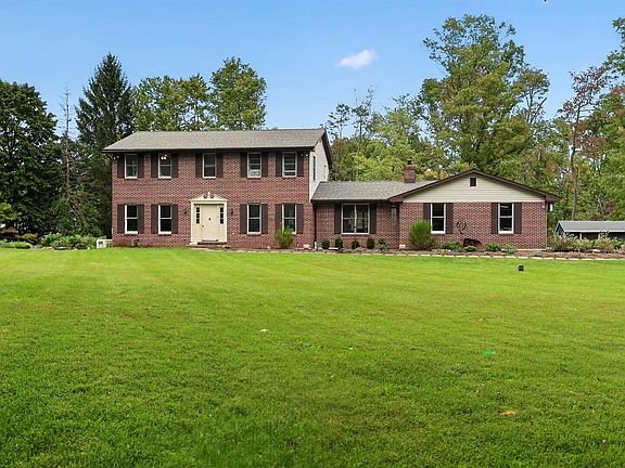 3rd image of 130 Davis Rd