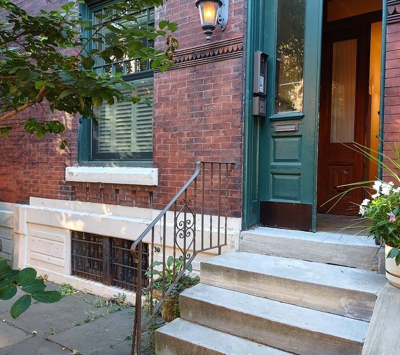 1st image of 832 N Woodstock St #1