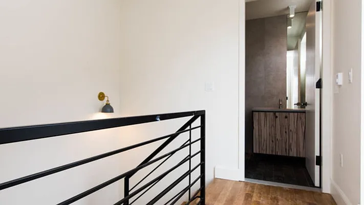 Rented by Nooklyn NYC LLC | media 108