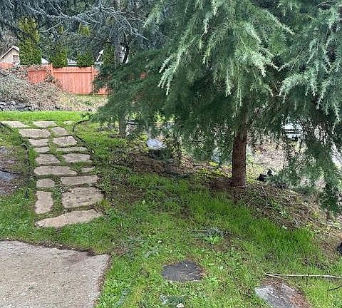 2nd image of 823 Highland Avenue