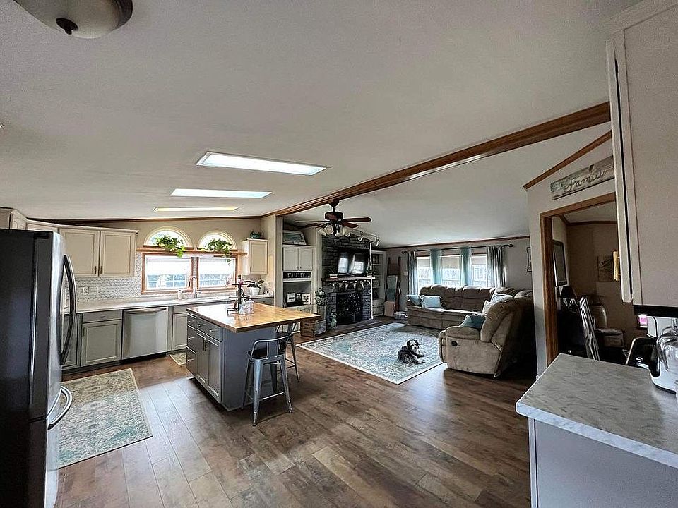1st image of 223 Meadowlark Ln