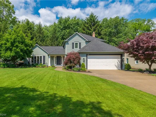 1916 Hunters Point Ln, Westlake, OH 44145