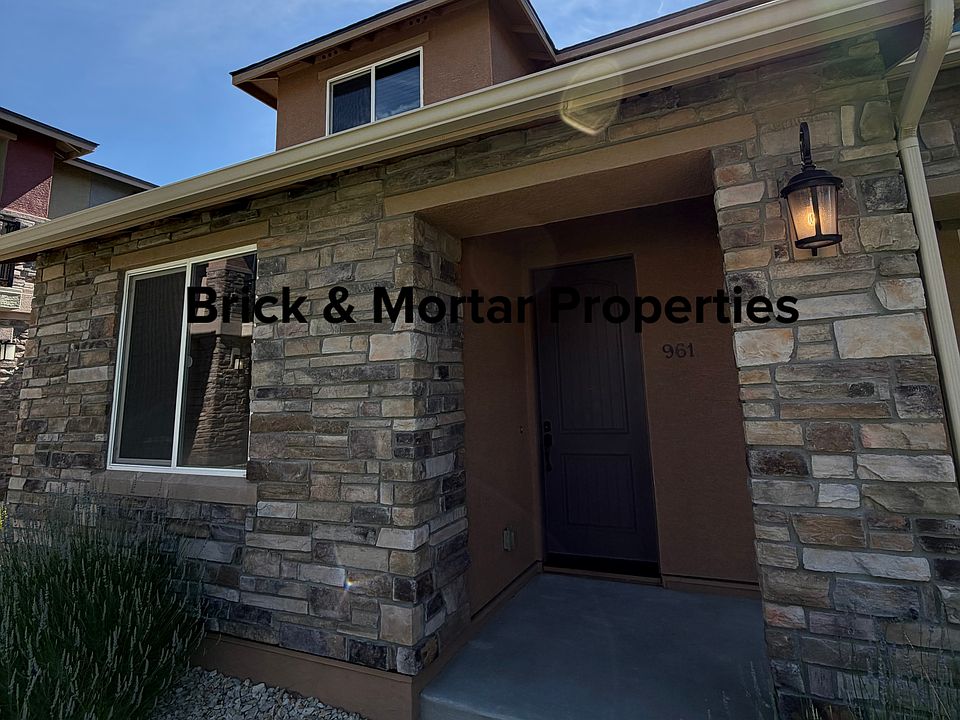 1st image of 961 Villa St