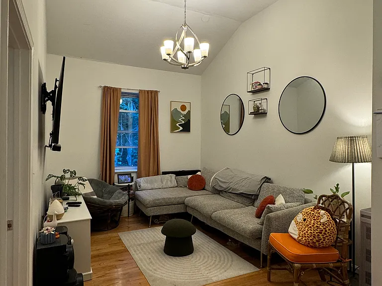 35 Newton St #2 — Photo 10