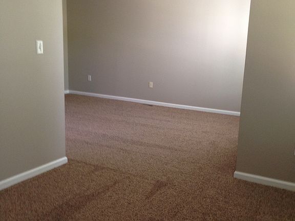 Master Bed w/Sitting Room 