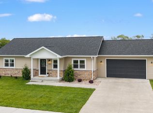 702 Eisenhower St, Baraboo, WI 53913