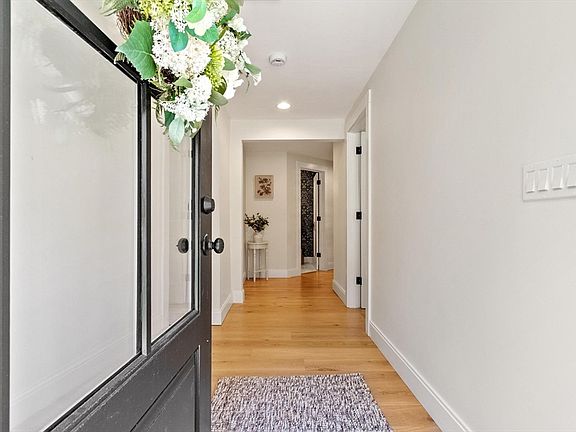 5th image of 16 Thurlow St