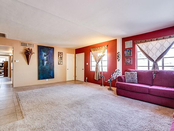 East Montecito Street_13