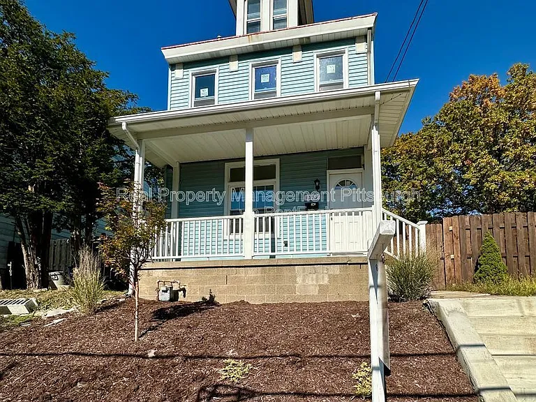 1379 Paulson Ave — Photo 1