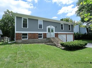 117 Carlisle Ct, Cary, IL 60013