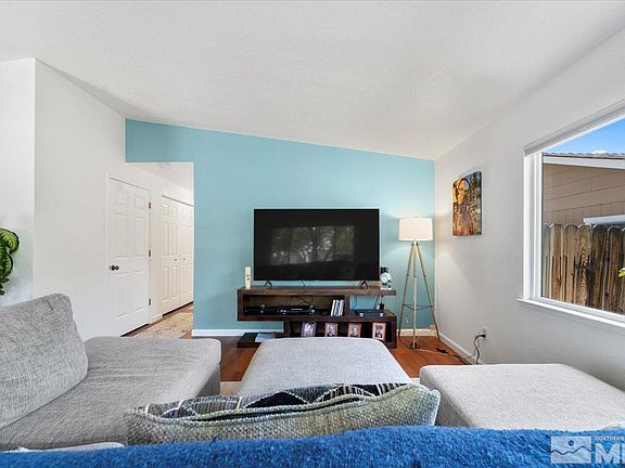 3rd image of 1147 Ladera Dr