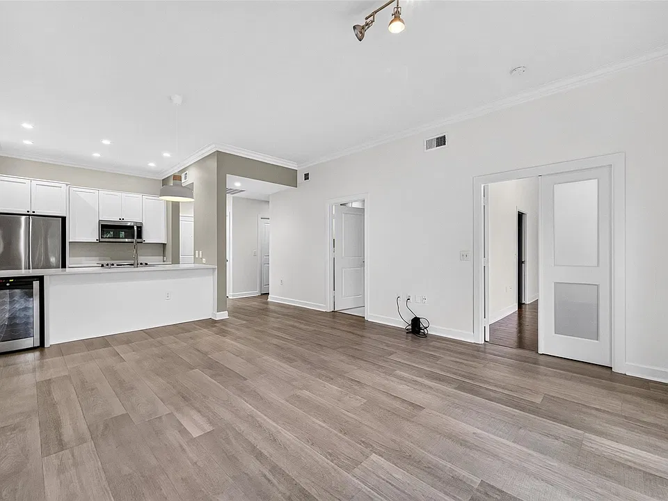 100 Willard St #21