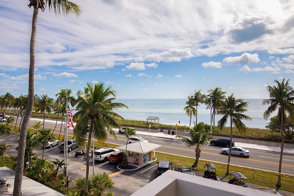 2601 S Roosevelt Blvd #406A