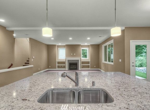 5th image of 1340 37th (lot 64) StPl SE