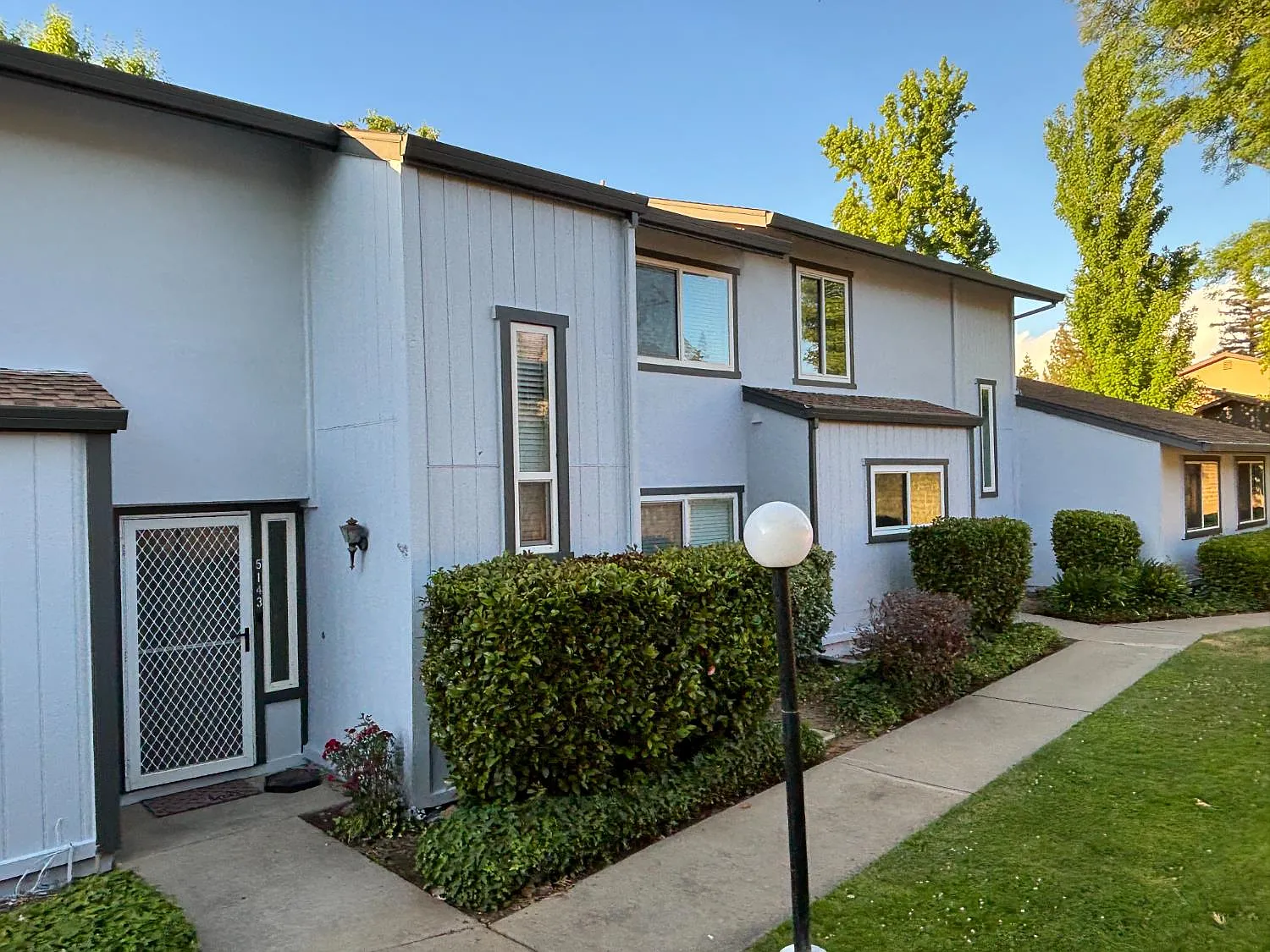 5143 Greenberry Dr photo 1