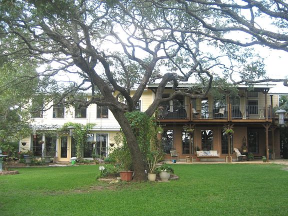 2nd image of 307 River Oaks Dr