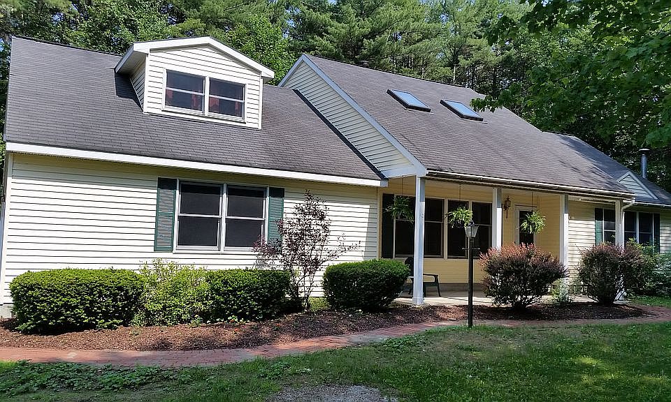 1st image of 10 Pineview Dr