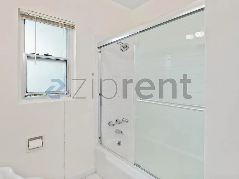 728 E 24th St #728 — Photo 23