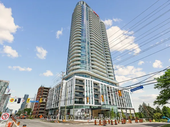 1 Fairview Rd E #3207, Mississauga, ON L5A 4C6