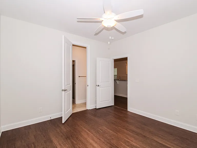 195 Highlands Glen Dr — Photo 13