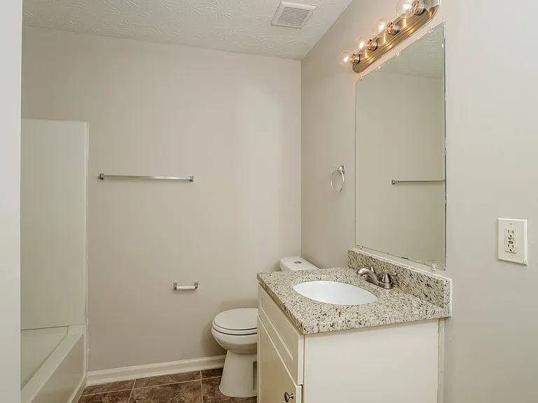 2059 Oak Terrace Dr SE — Photo 15