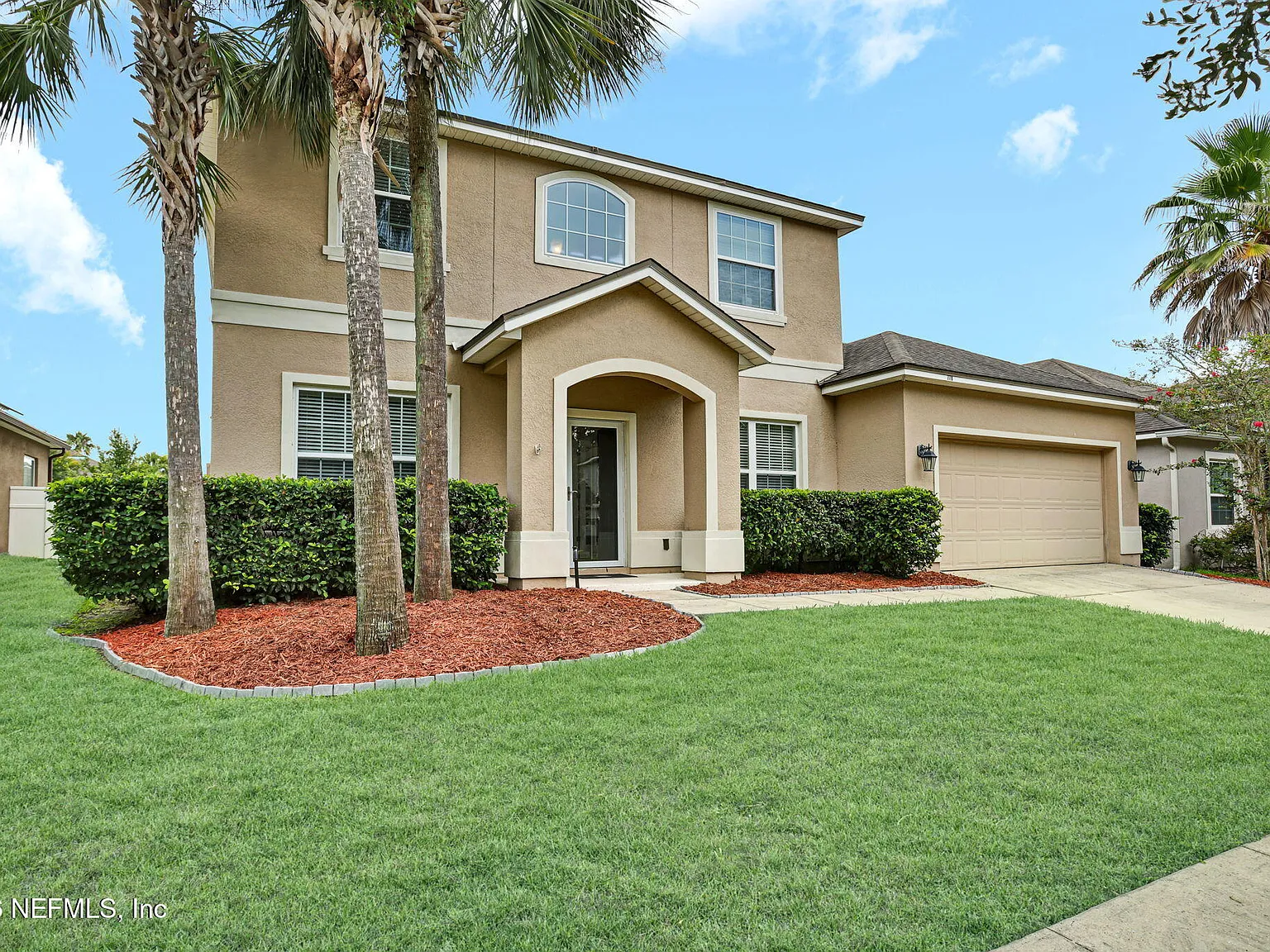 5 bed, 3.5 bath, 3300 sqft, $2,800 — Photo 2