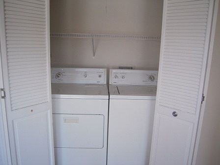 4th image of 17318 Oak Park Ave APT 2NW