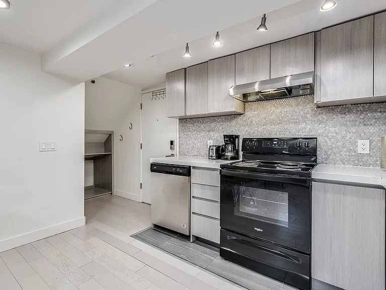 1425 Haro St #3 — Photo 11