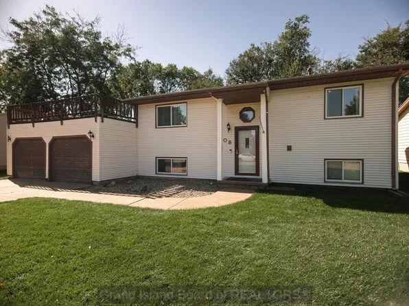 408 Orleans Dr, Grand Island, NE 68803