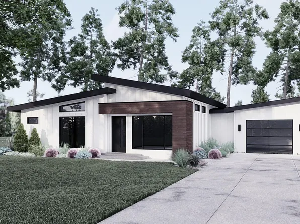 6165 Woodsdale Dr, Grand Blanc, MI 48439