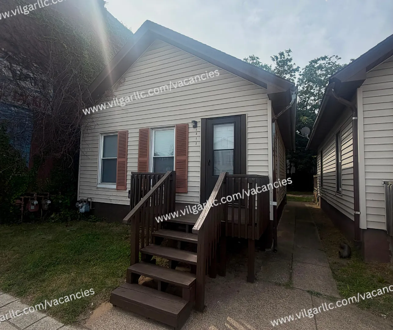 For Rent - 2 Bed, 1 Bath Home — Photo 2