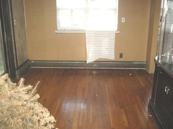 5th image of 72 Linda Dr
