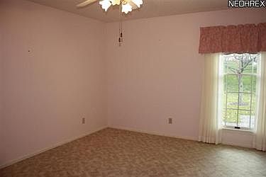 5th image of 867 Avalon Dr