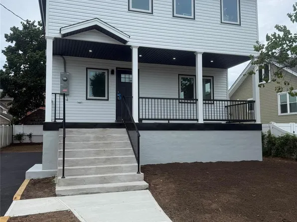 18 Sportsmans Avenue, Freeport, NY 11520
