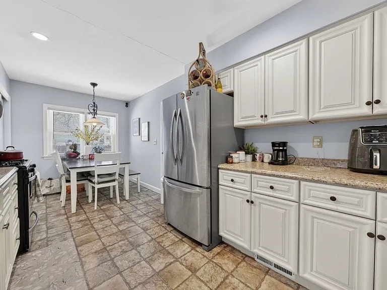 184 Alva St #1L — Photo 1