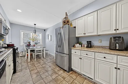 184 Alva St #1L Photo 1