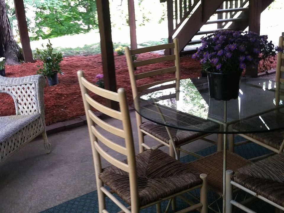 2nd image of 3016 Eastview Rd