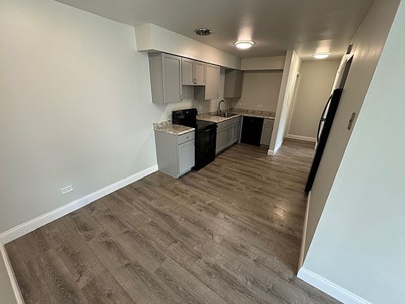 5th image of 515 S Milwaukee Ave APT 19