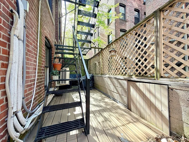 41 Pinckney St #B — Photo 25