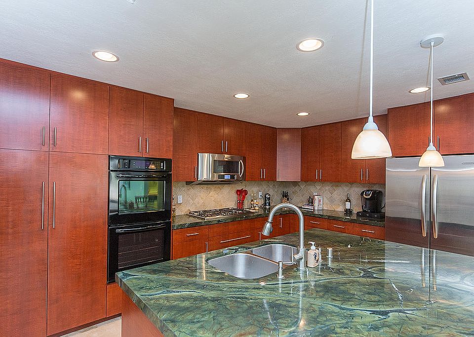 1st image of 978 Blue Mountain Cir