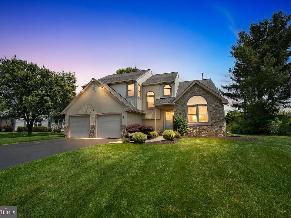1st image of 7 Shamrock Ct