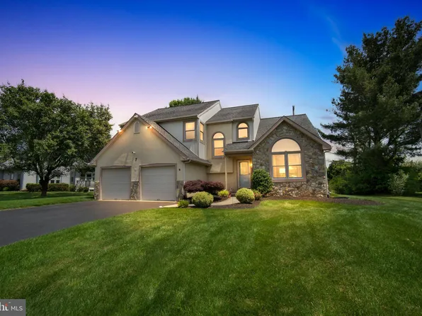 7 Shamrock Ct, Newtown, PA 18940